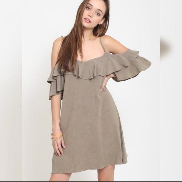 Olive linen blend dress. - Picture 4 of 5